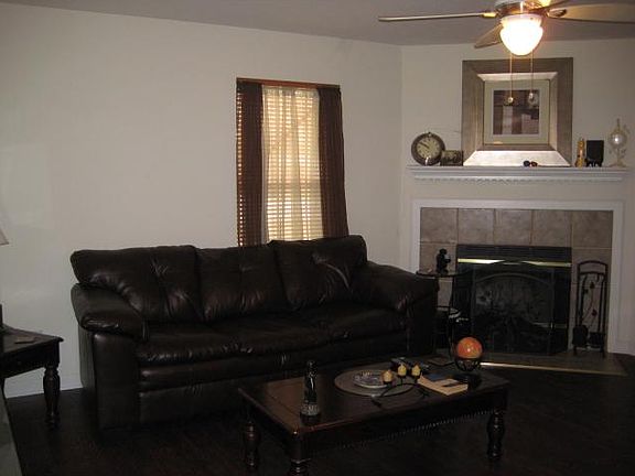2nd image of 3011 Knobstone Ln