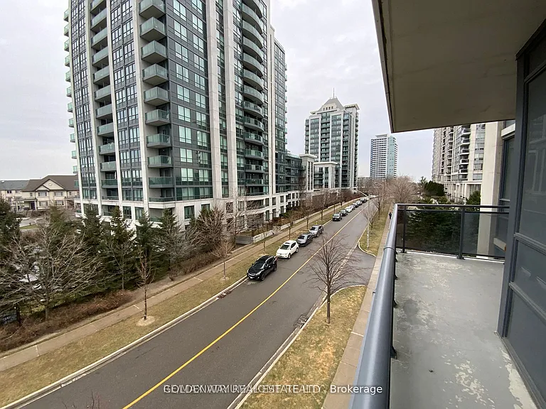 75 N Park Rd #402 — Photo 16