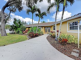 7615 Peninsular Dr, Sarasota, FL 34231