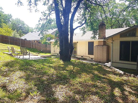 2nd image of 2909 Country Club Dr