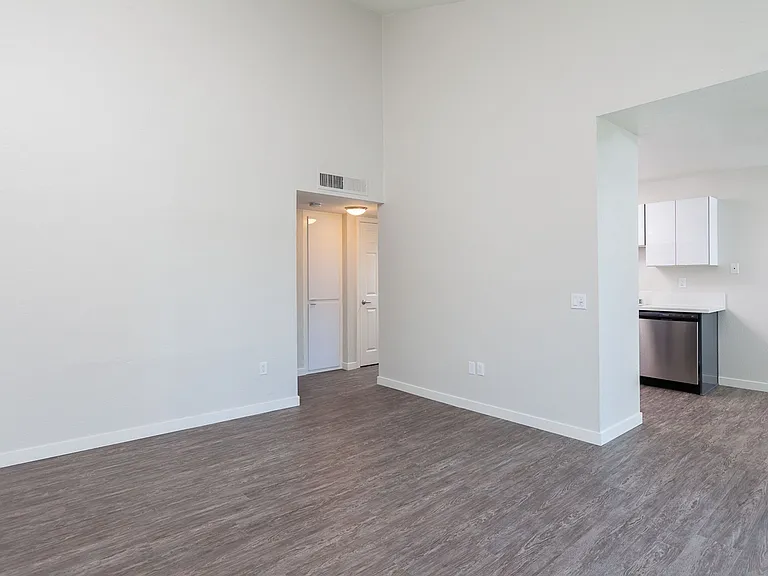 West Fifth Apartments — Photo 9