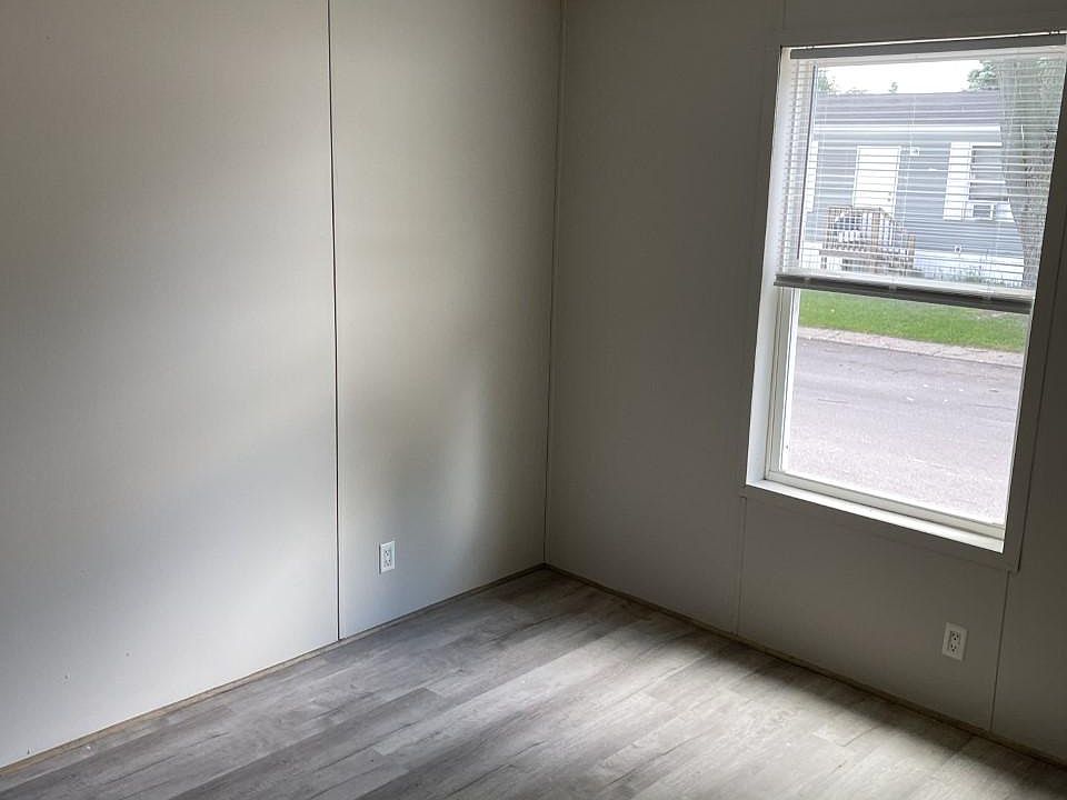 1st image of 5365 Dorchester Dr #283