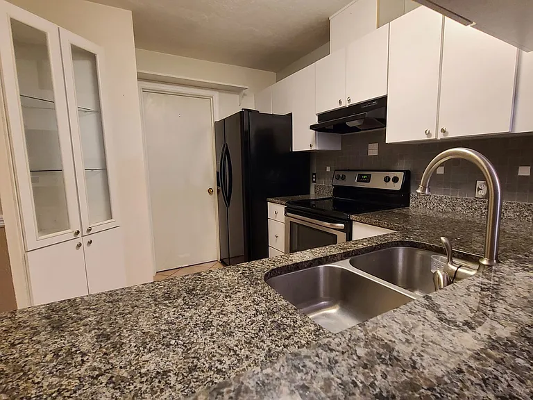 3524 NW 37th Ave — Photo 13