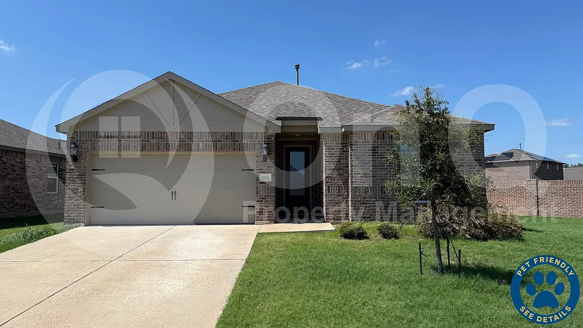 3 bed, 2.0 bath, 1647 sqft, $1,800 — Photo 1