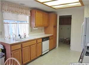 4th image of 1142B Buckingham Dr