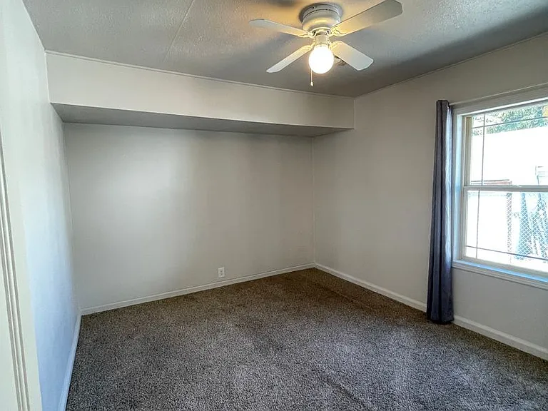 4616 Peck Dr — Photo 24