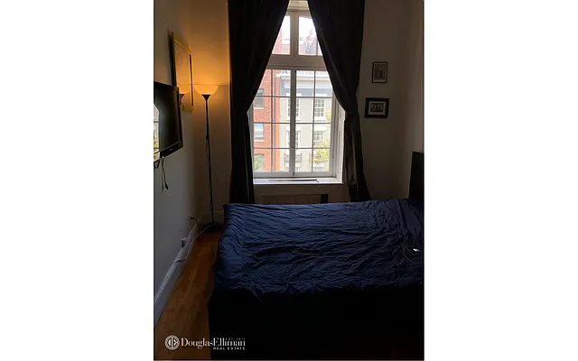 Rented by Douglas Elliman | media 10