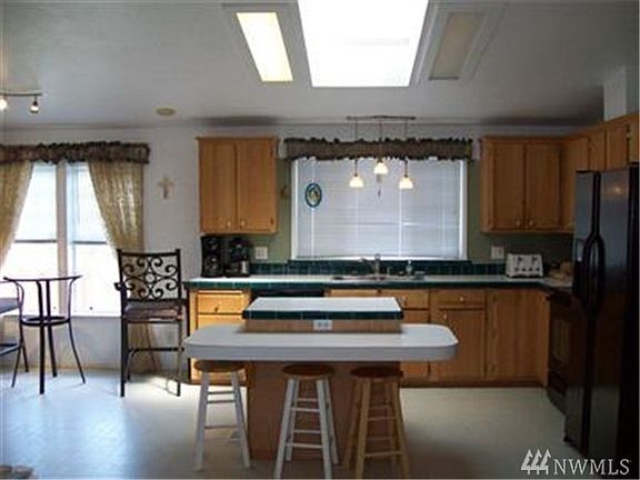 3rd image of 8507 195th St E #118