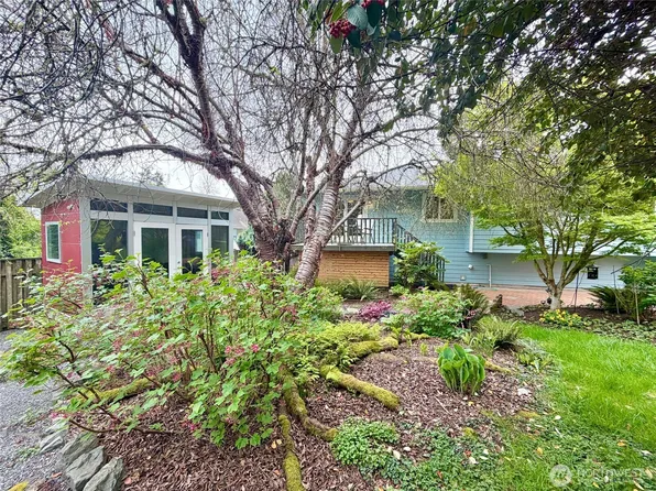 3929 205th Place SW, Lynnwood, WA 98036