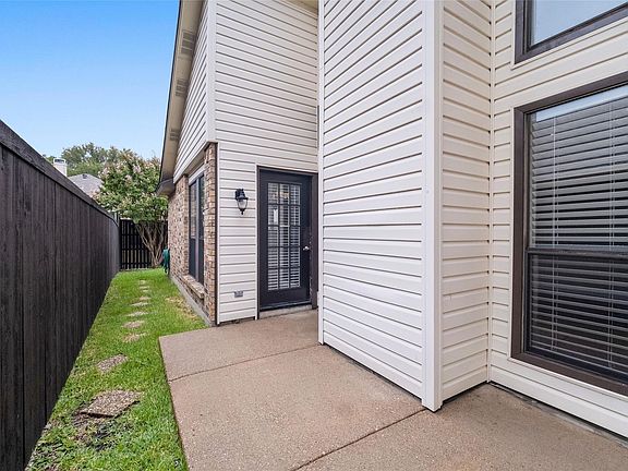 4th image of 4424 Odessa Dr