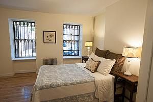 4th image of 521 Willoughby Ave APT 1
