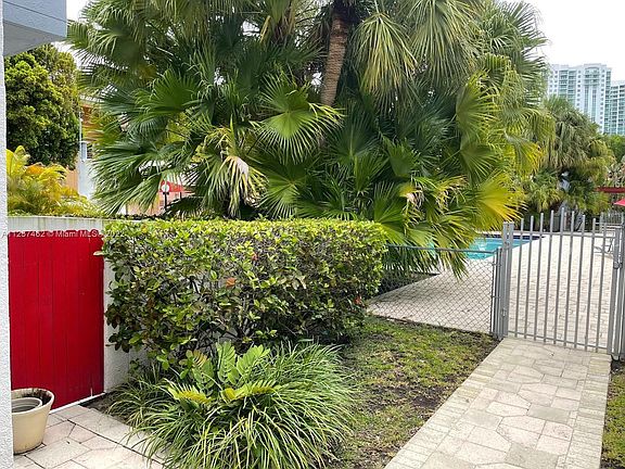 4th image of 3033 NE 183rd Ln #33