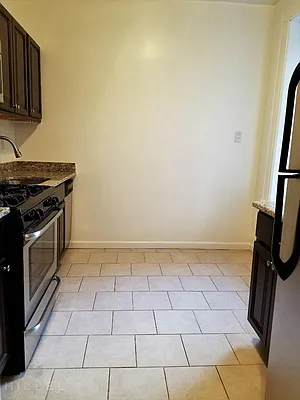 Rented by Hillel Realty Group | media 30