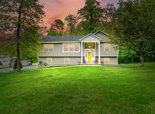 6 Tall Oaks Ln, Otisville, NY 10963