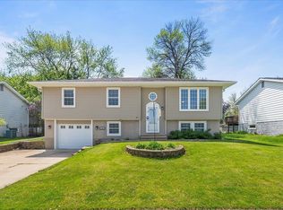 1101 Lilac Ln, Cedar Falls, IA 50613