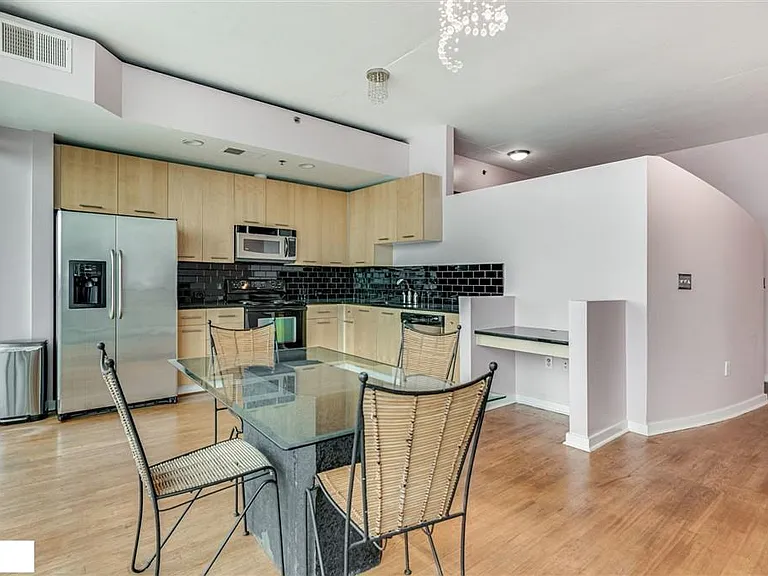 3324 Peachtree Rd NE #2515 — Photo 11