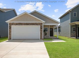 113 Ruffner Cir, Fraziers Bottom, WV 25082