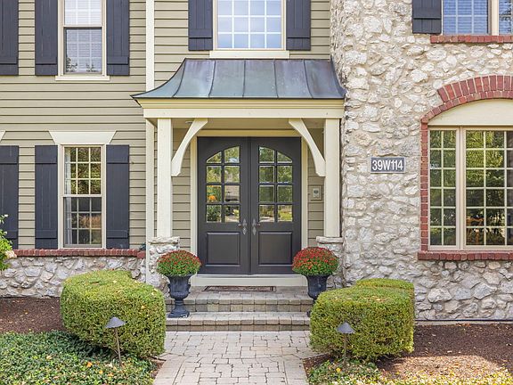 3rd image of 39W114 Fryendall Ct