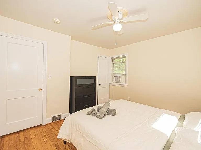 8411 Potomac Ave — Photo 19