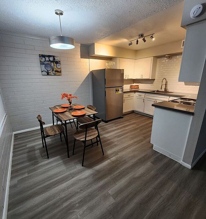 1st image of 1140 E Orange St #W103