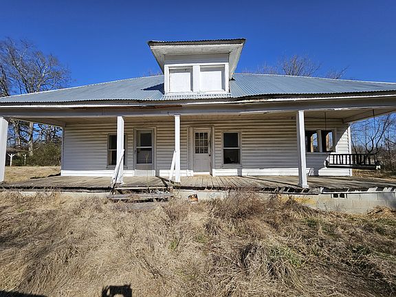 3rd image of 801 Old McMinnville Hwy