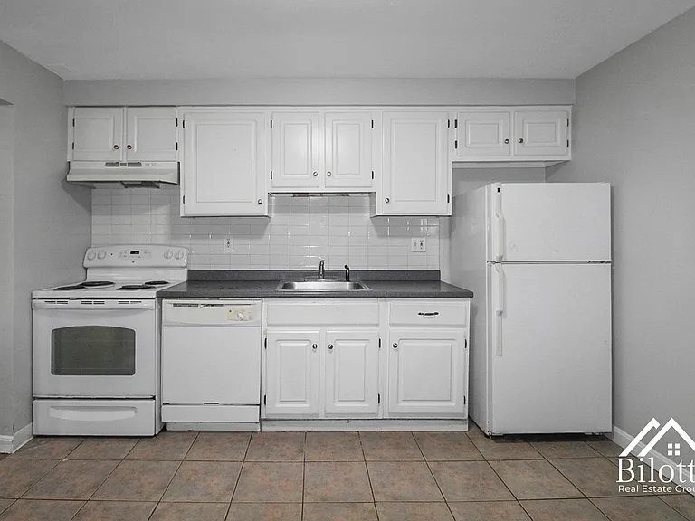 Hillside Terrace Apartments — Photo 191