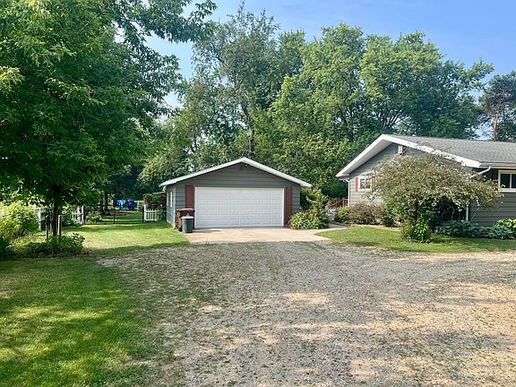 3rd image of 15747 Coral Rd