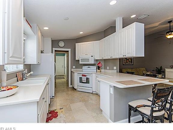 5th image of 7973 Umberto Ct