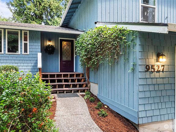 4th image of 9527 29th Street Ct E