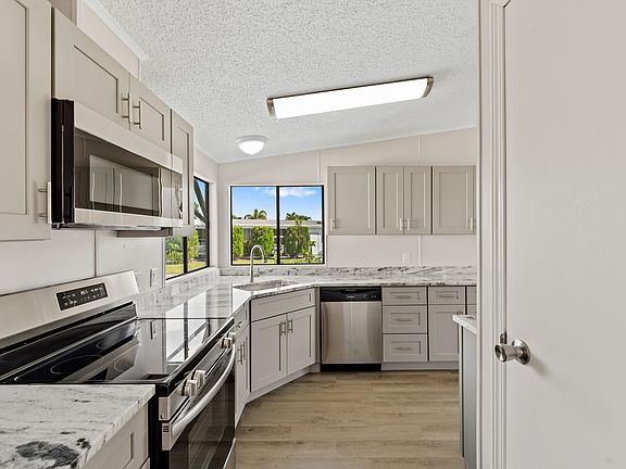 4th image of 8589 Florence Drive