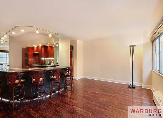 Sold by Warburg | media 18