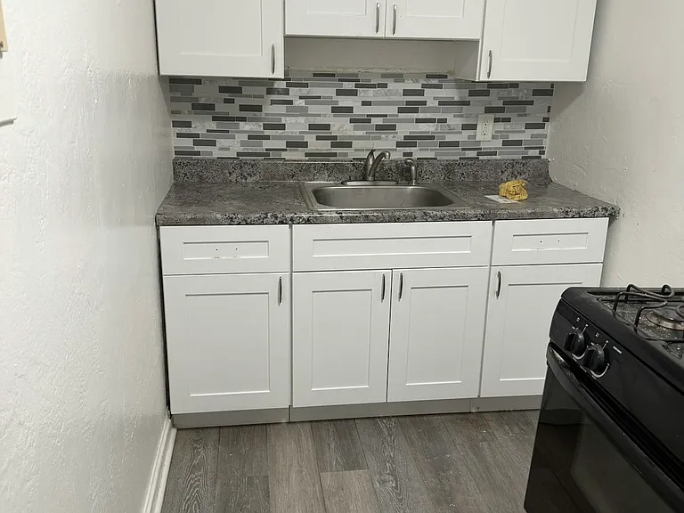380 E Upsal St #2 — Photo 2