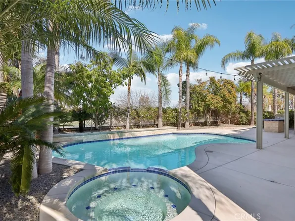 1041 Stanislaus Dr, Corona, CA 92881