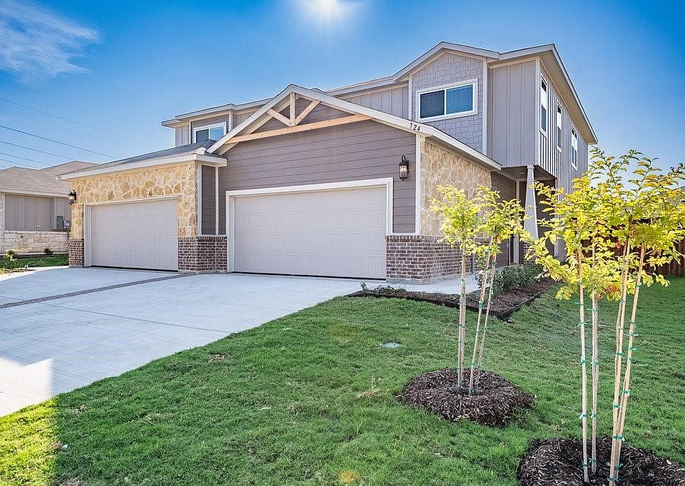 1st image of 640-644 Wheatfield Dr