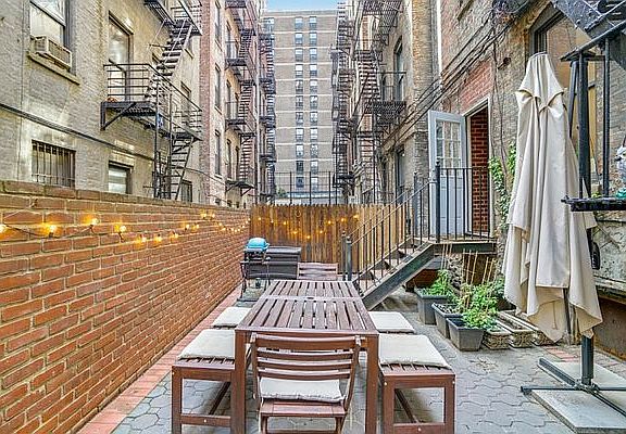 2nd image of 208 W 88th St #1G