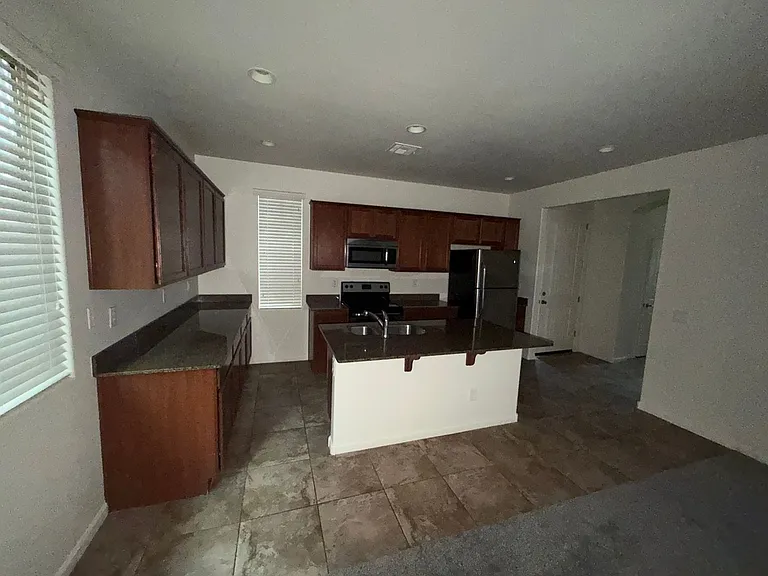 1498 S Colt Dr — Photo 4