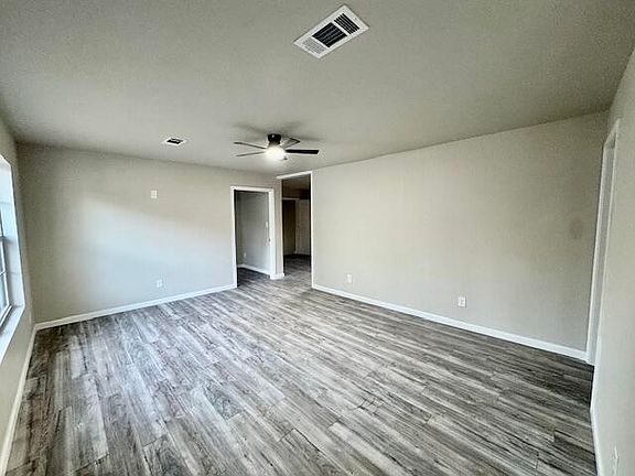 2nd image of 401 S Foster Dr