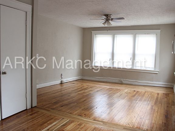 3rd image of 3416 Wyandotte St APT 4