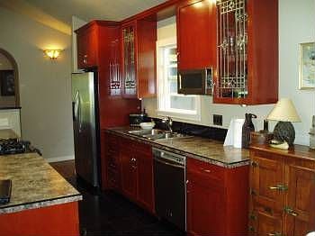 4th image of 930 NE 131st Pl