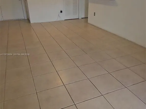 9735 Fontainebleau Blvd, Miami, FL