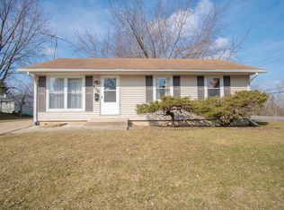 336 W Green Meadows Blvd, Streamwood, IL 60107