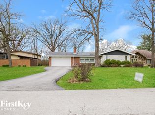 20530 Greenwood Dr, Midlothian, IL 60461