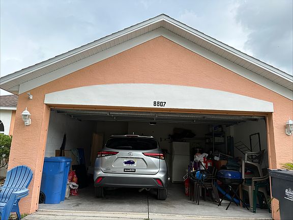 3rd image of 8807 Metheny Cir