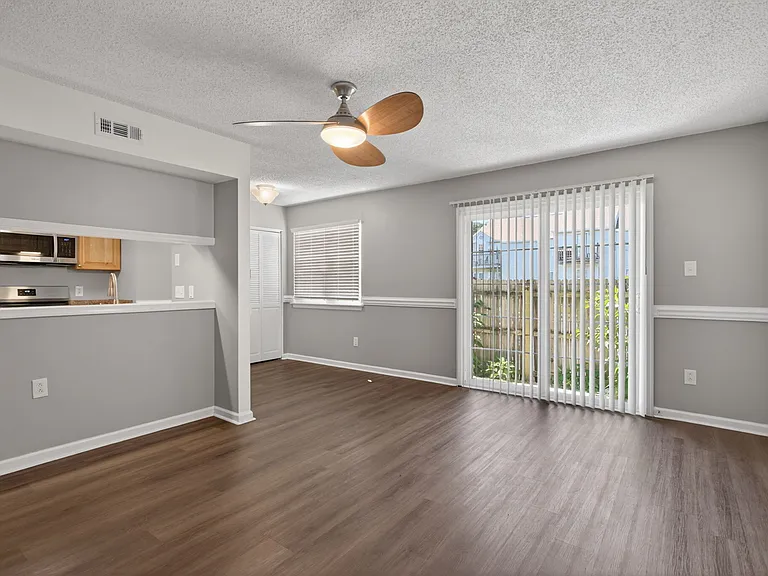 3528 Dublin Ct — Photo 2