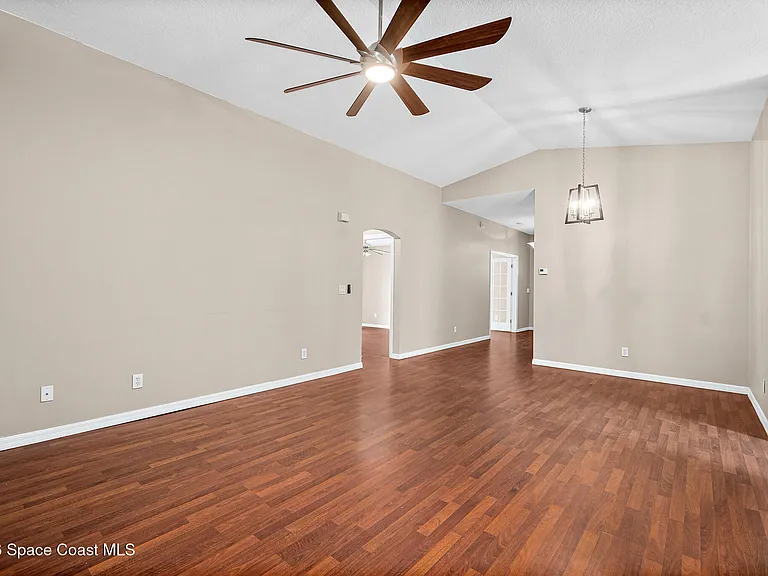 2467 Deercroft Dr — Photo 18