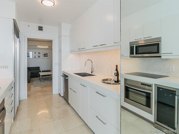 3rd image of 16400 Collins Ave APT 1645