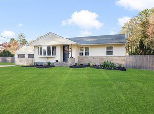 370 Harkney Hill Rd, Coventry, RI 02816