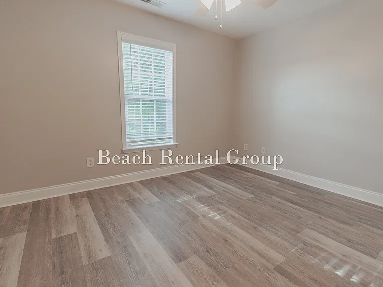 204 Macarthur Dr — Photo 23