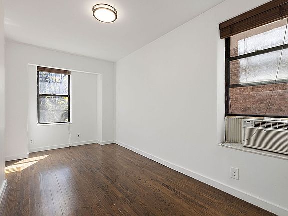 4th image of 438 W 47th St APT 4A