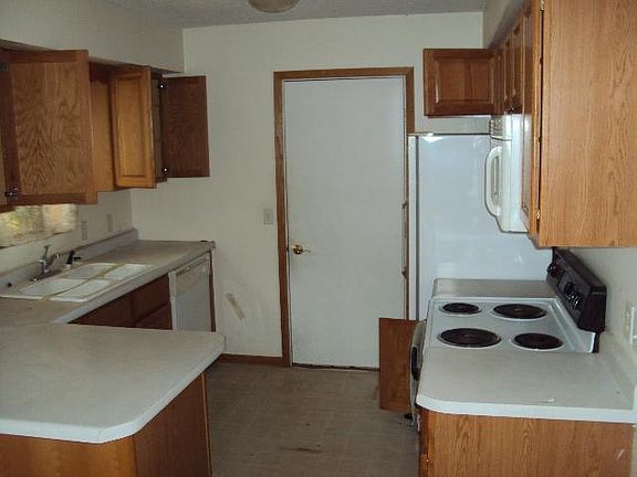 3rd image of 9317 Erickson Ct N
